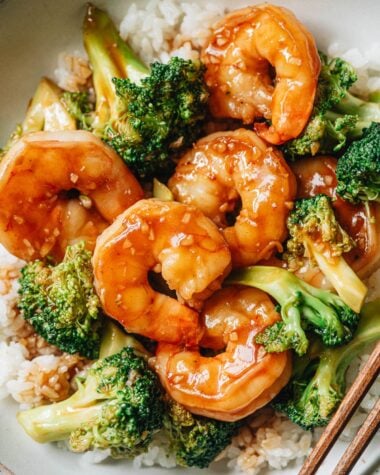 Easy takeout style prawns with broccoli
