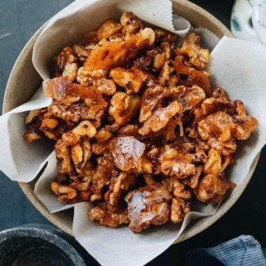 Candied walnuts with spice