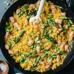 If you love fried rice, you’ll go crazy for this classic Chinese golden fried rice featuring crispy rice coated in egg yolk, tender shrimp and asparagus. This delicious one-bowl meal is easy and fast to put together and will leave your family wanting more. {Gluten-Free}