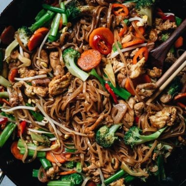 Fast easy chicken pad thai with huge flavor