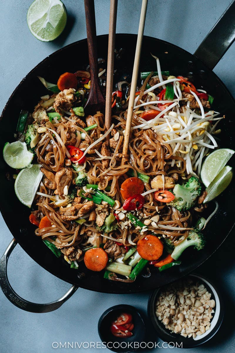 Easy homemade healthy Chicken pad thai