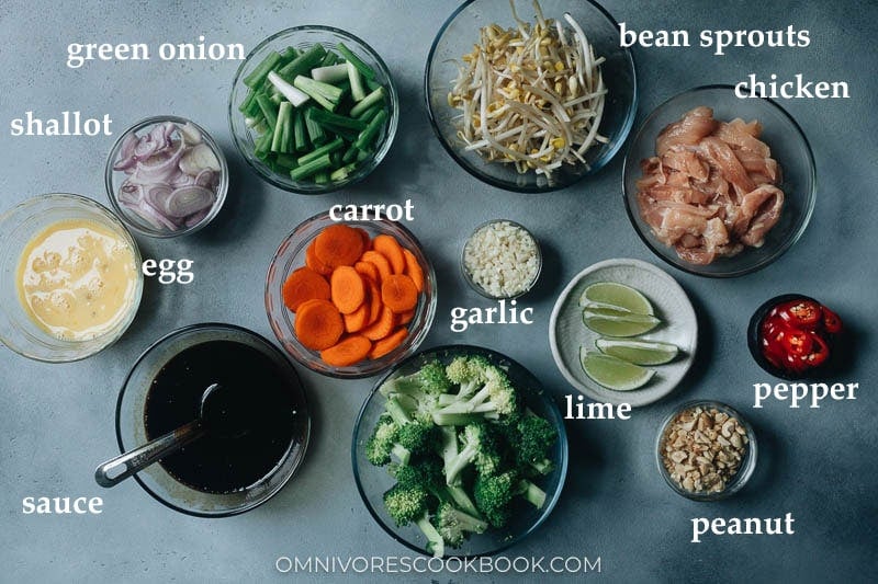 Mise-en-place for chicken pad thai