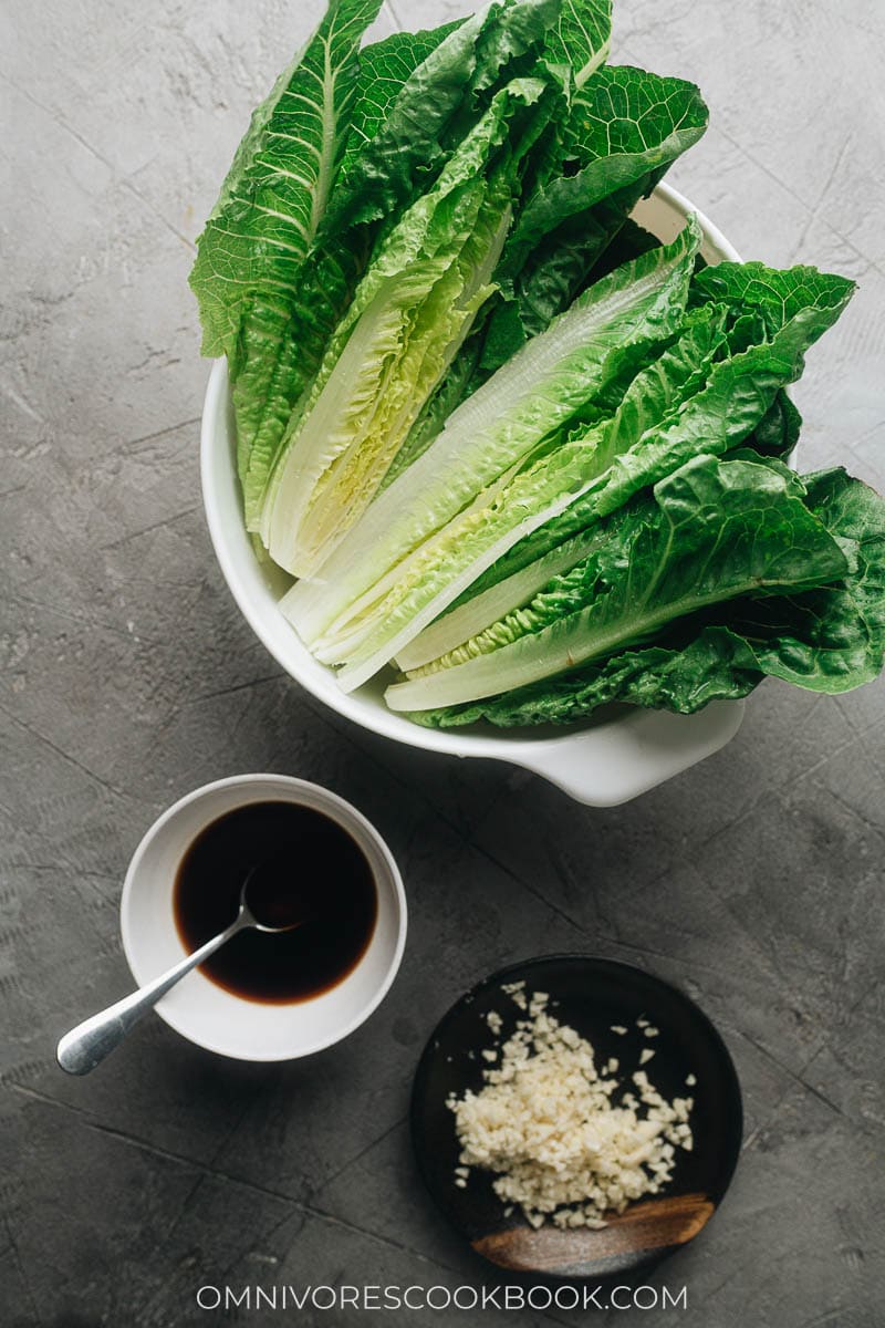 Ingredients for making lettuce with oyster sauce