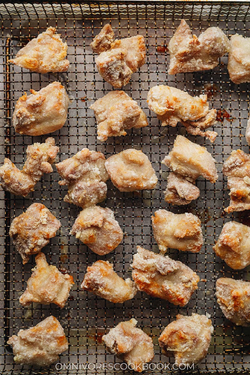 Fried chicken on a wire tray