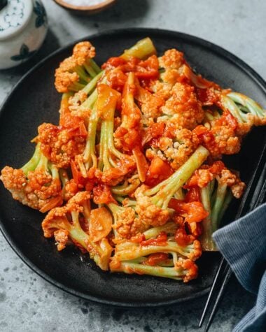 Chinese cauliflower with tomato sauce