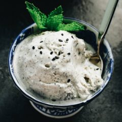 Nutty and creamy, this super addictive black sesame ice cream requires just 4 ingredients and 5 hours &lsquo;til it&rsquo;s ready. No ice cream machine needed! (Vegetarian)