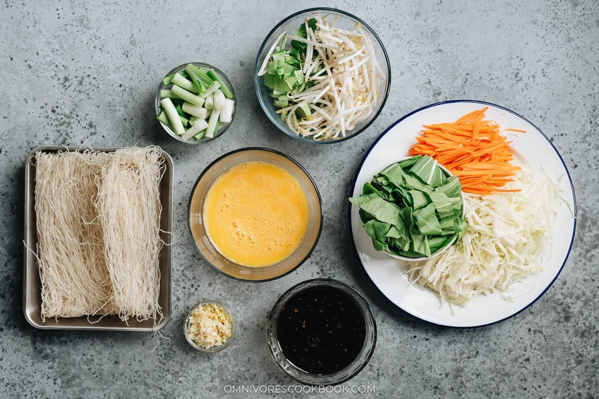 Ingredients for making vegetable mei fun