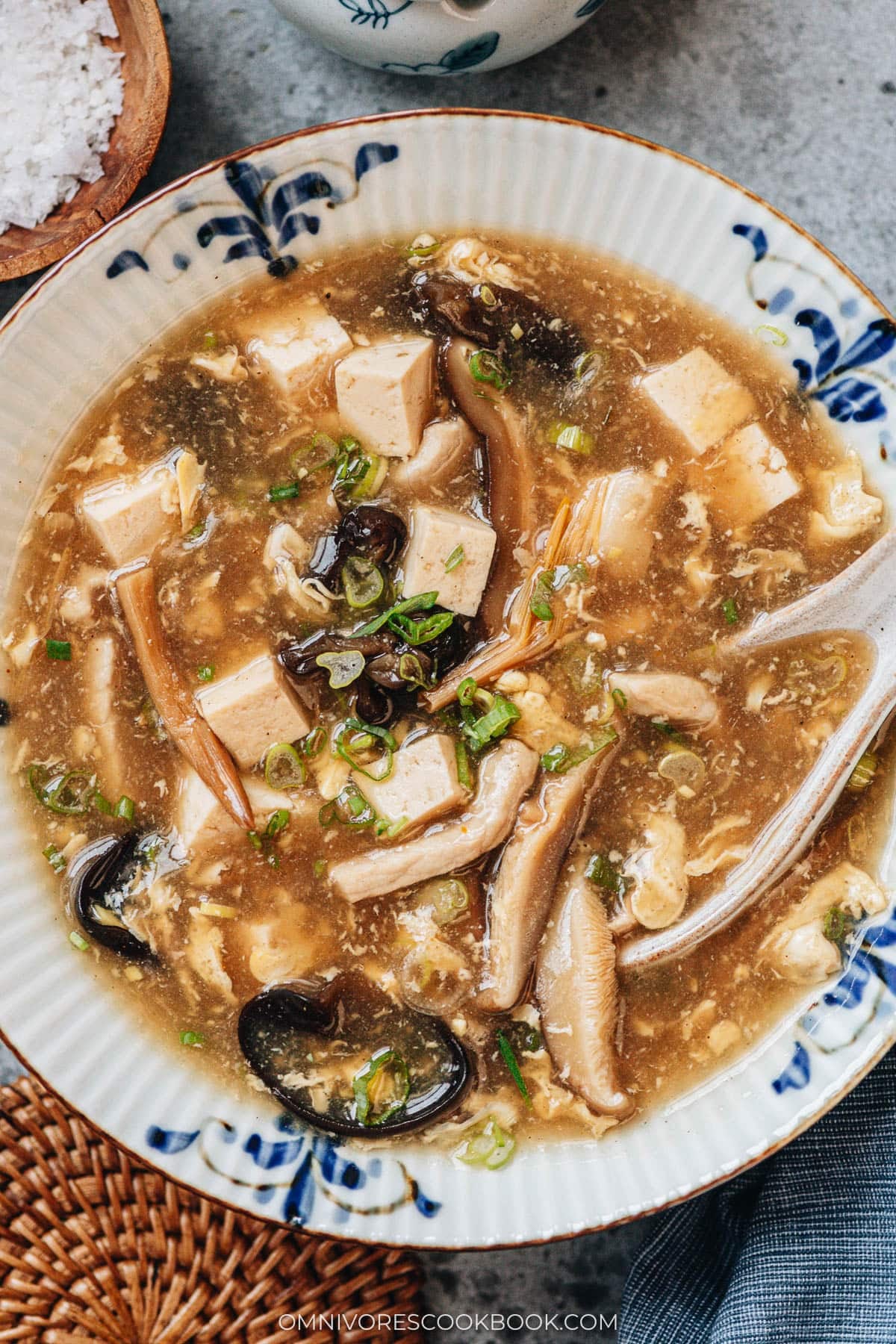 Hot and Sour Soup (酸辣汤) - Authentic Chinese restaurant-style hot and sour soup made easy. The hearty broth is loaded with veggies and is so satisfying and healthy. The recipe includes notes on how to tweak the soup into a vegetarian one and to use whatever veggies you have on hand. #takeout #recipes #traditional Restaurant style hot and sour soup