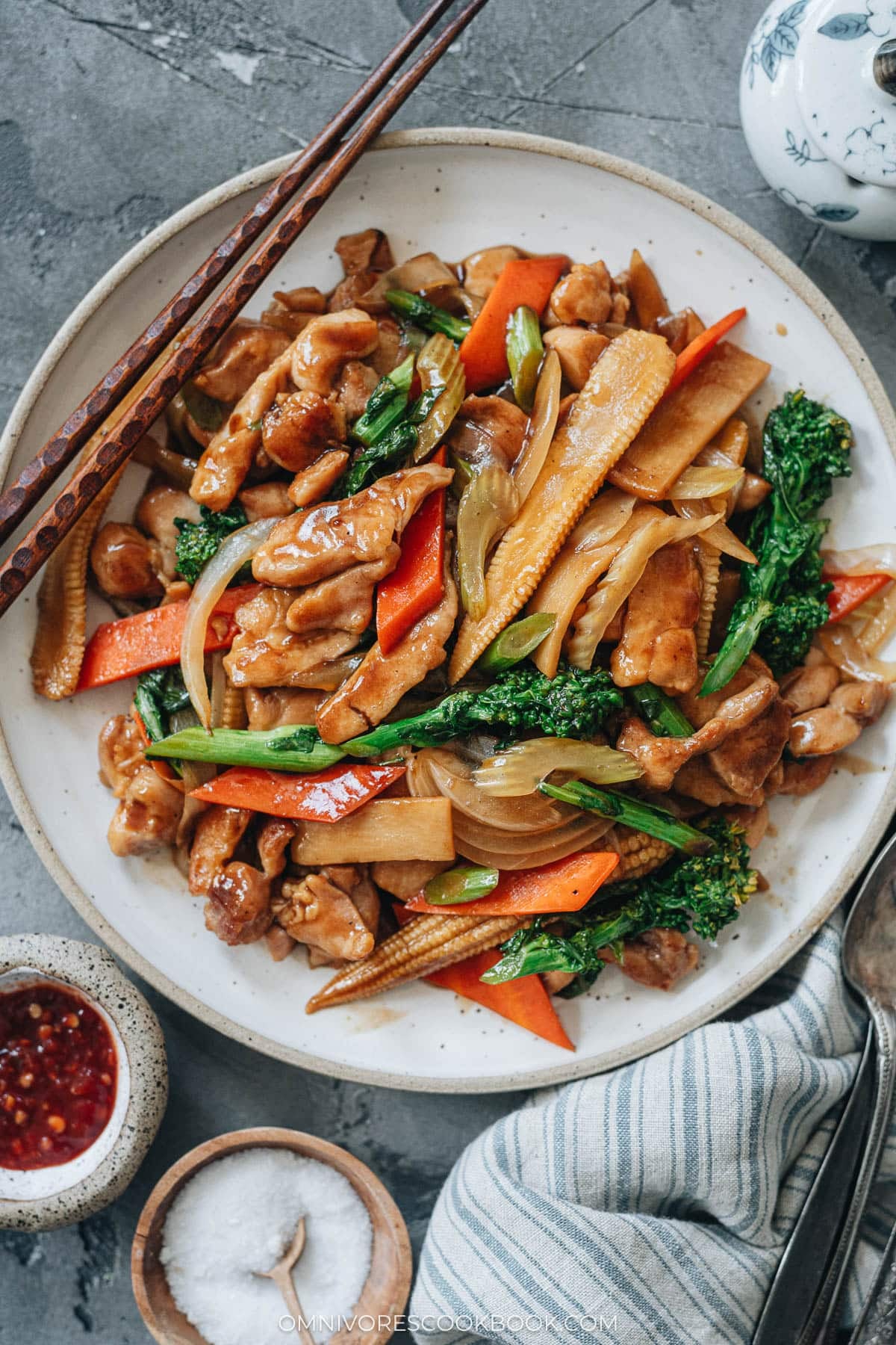 Chinese chicken stir fry with veggies close-up