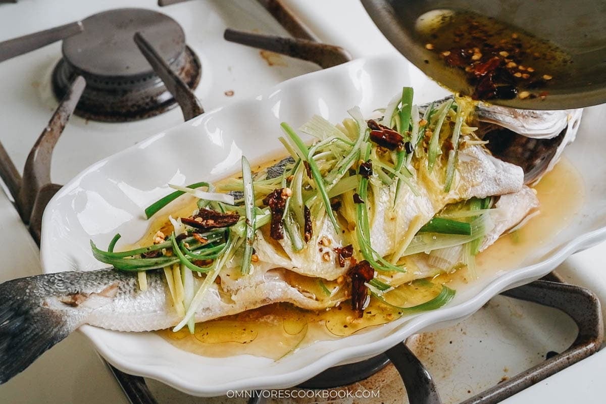 Pour the hot oil directly over the fish