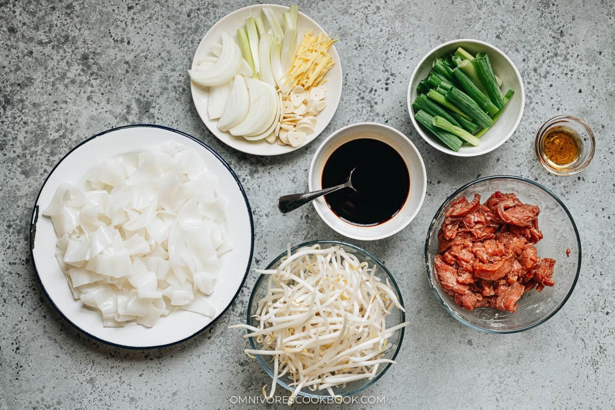 Ingredients for making beef chow fun