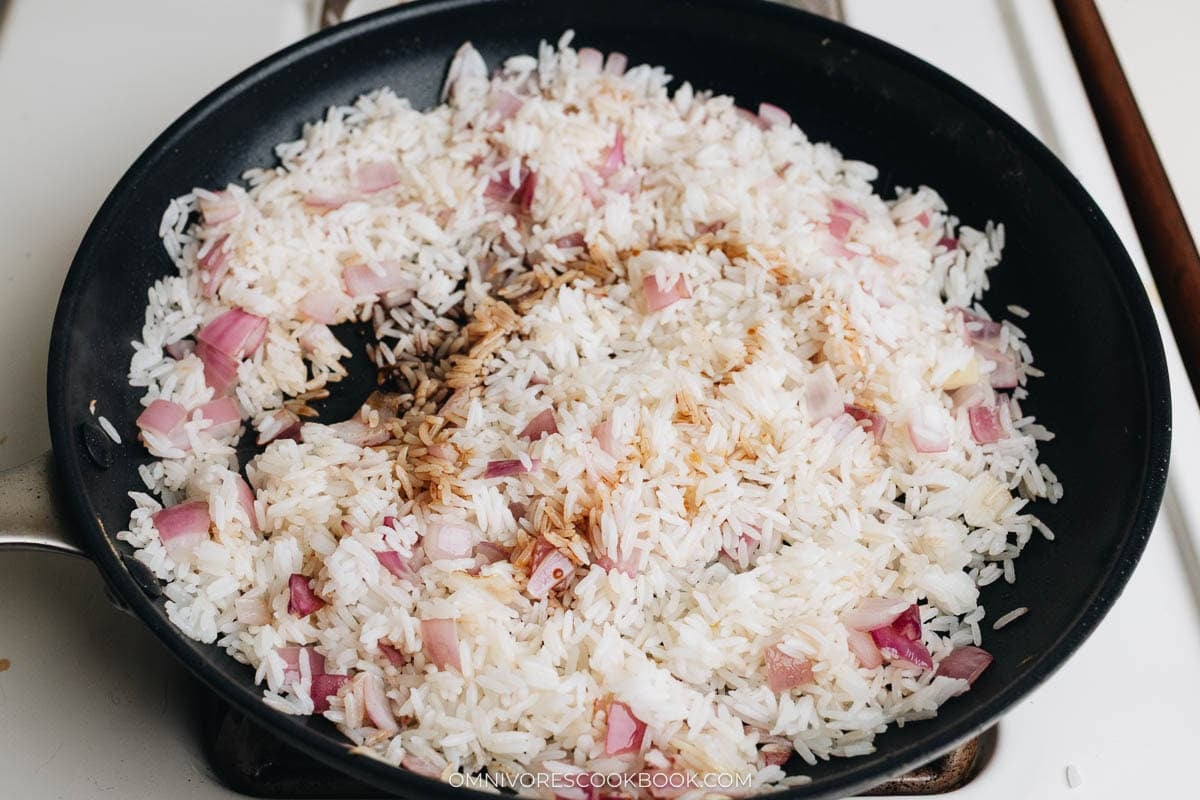 Toast the rice