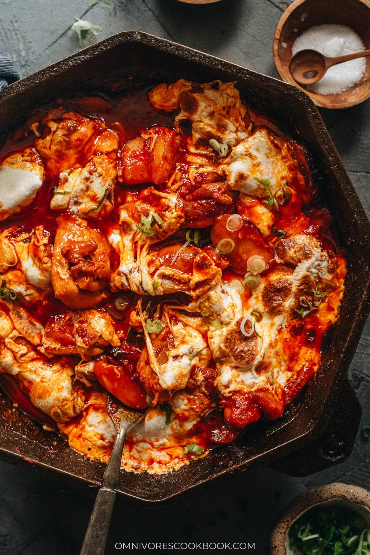 Korean Fire Chicken (Cheese Buldak) - It features chunky, juicy chicken swamped in a chili sauce with chewy rice cakes and melty cheese. It contains all the essence of a pizza and it’s addictively good. It’s extremely easy to put together and takes no time to make. If you’re looking for a quick one-pan dinner recipe, look no further! {Gluten-Free adaptable}