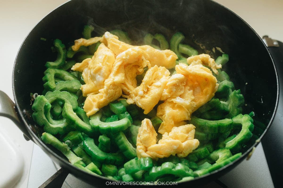 cooking eggs and bitter melon