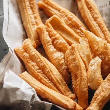 You Tiao on newspaper